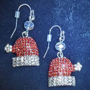 NWOT 🧑‍🎄 SANTA HAT 🧑‍🎄 Earrings